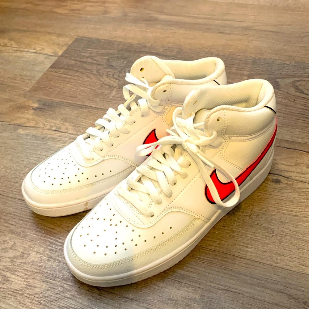 NWOT Nike